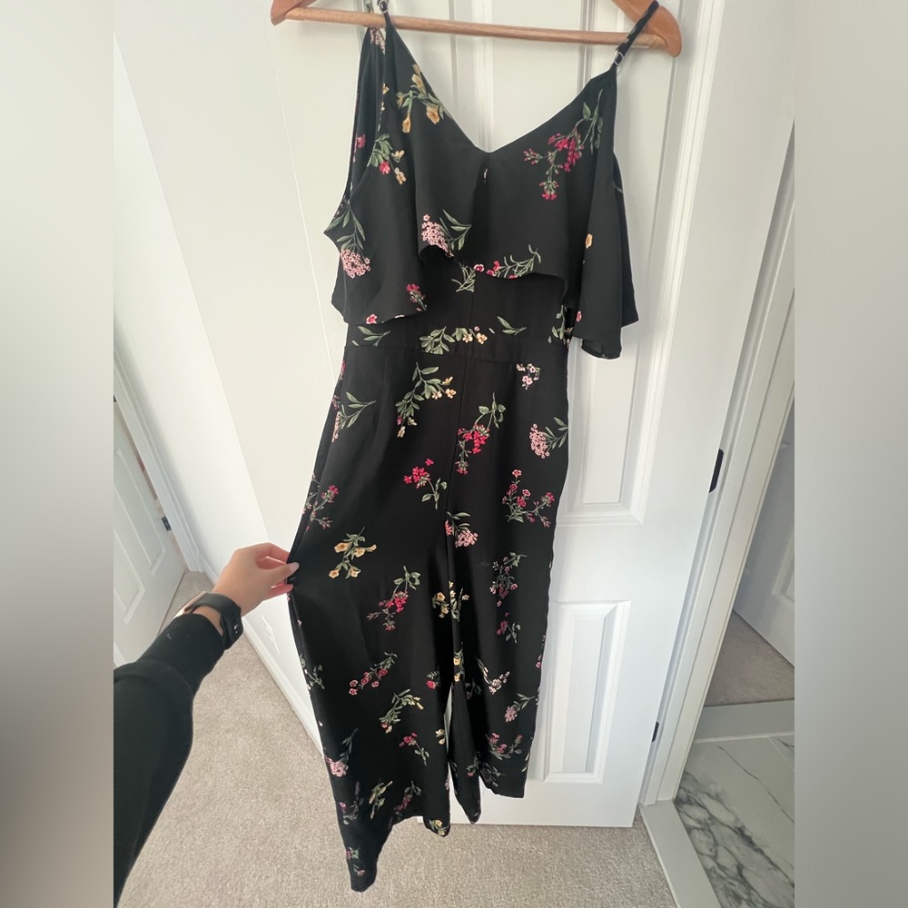 Floral off-shoulder jumpsuit with pockets